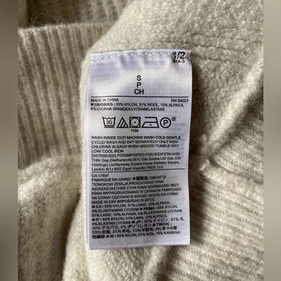 Banana Republic Envelope Hem Sweater Vest, size S - Picture 5 of 7